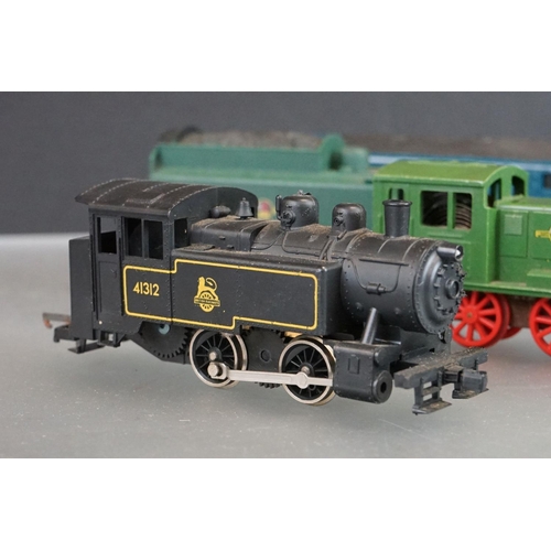 50 - 17 OO / HO gauge locomotives to include Bachmann Spectrum Santa Fe 834, Lima SNCF BB25175, Hornby, T... 