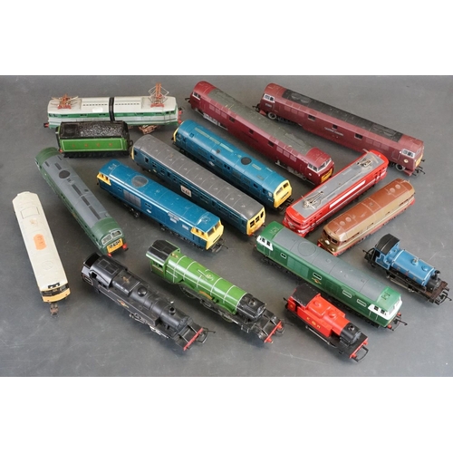 51 - 15 OO / HO gauge locomotives to include Hornby Flying Scotsman, Hornby Western Courier, Lima Western... 