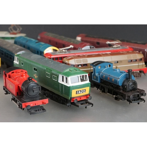 51 - 15 OO / HO gauge locomotives to include Hornby Flying Scotsman, Hornby Western Courier, Lima Western... 