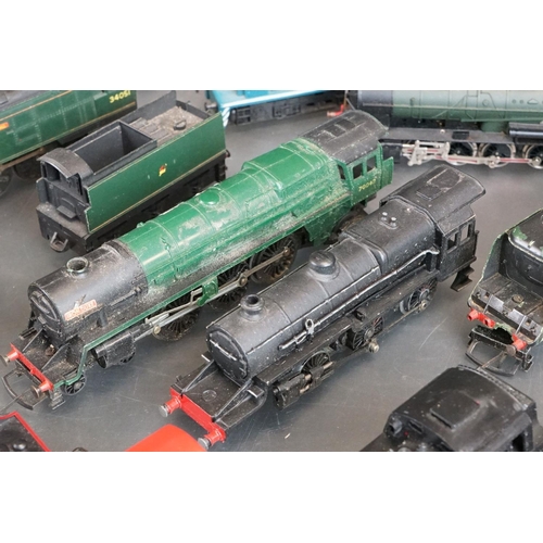 52 - 22 OO / HO gauge locomotives to include Fleischmann, Jouef, Wrenn Cardiff Castle, Lima, Triang etc