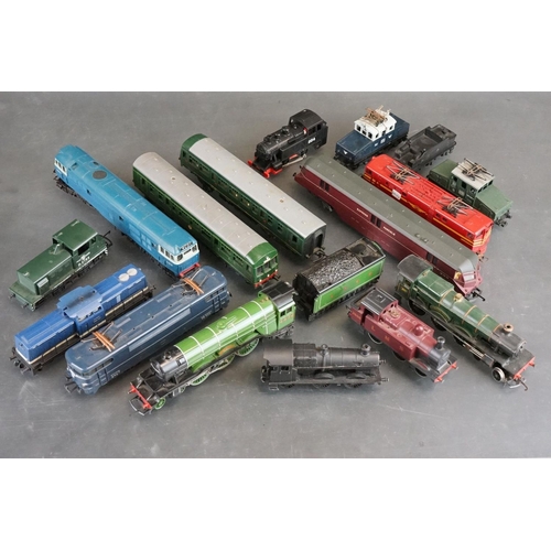 53 - 15 OO / HO gauge locomotives to include Hornby Flying Scotsman, Lima Express Parcels, Hornby Albert ... 