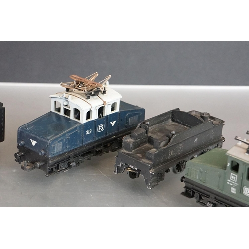 53 - 15 OO / HO gauge locomotives to include Hornby Flying Scotsman, Lima Express Parcels, Hornby Albert ... 