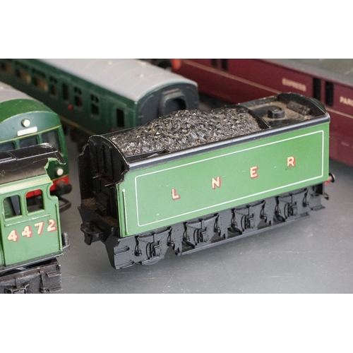 53 - 15 OO / HO gauge locomotives to include Hornby Flying Scotsman, Lima Express Parcels, Hornby Albert ... 