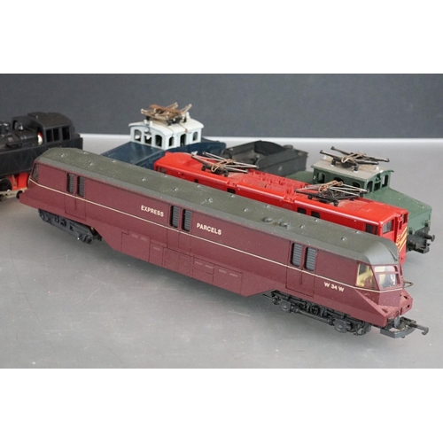 53 - 15 OO / HO gauge locomotives to include Hornby Flying Scotsman, Lima Express Parcels, Hornby Albert ... 