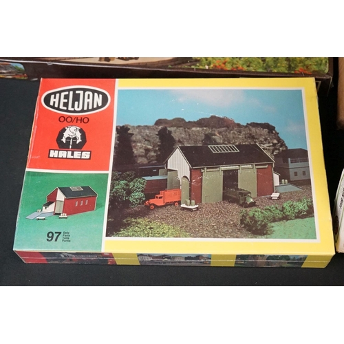 56 - Collection of boxed & bagged OO / HO gauge model kits and accessories to include Faller, Heljan, Air... 