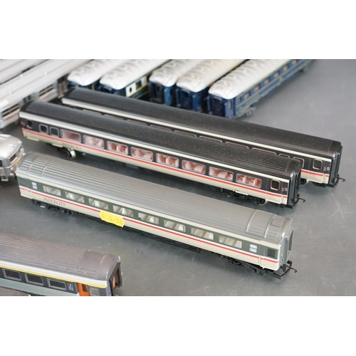 57 - 18 OO / HO gauge items of rolling stock to include Jouef and Hornby plus a Hornby InterCity locomoti... 