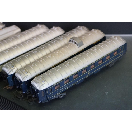 57 - 18 OO / HO gauge items of rolling stock to include Jouef and Hornby plus a Hornby InterCity locomoti... 