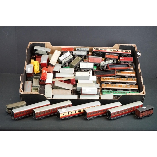 62 - Around 70 Hornby Dublo items of rolling stock to include coaches, wagons and tankers