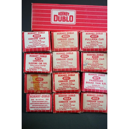 63 - 39 Boxed Hornby Dublo items of rolling stock to include 4050, 4054, 4076, 4313, 4647, 4078 etc