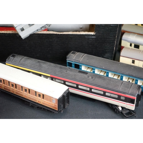 64 - Around 60 OO / HO gauge items of rolling stock to include Lima, Jouef, Hornby, Triang etc