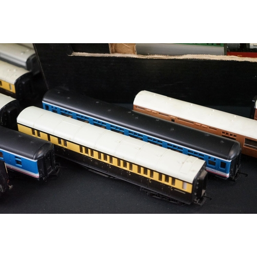 64 - Around 60 OO / HO gauge items of rolling stock to include Lima, Jouef, Hornby, Triang etc