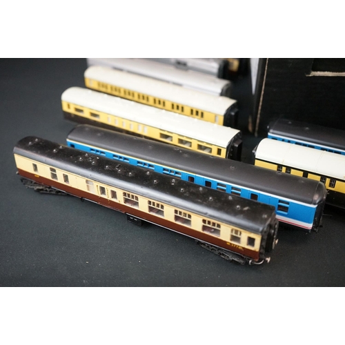 64 - Around 60 OO / HO gauge items of rolling stock to include Lima, Jouef, Hornby, Triang etc