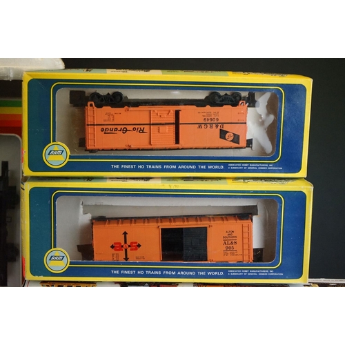 66 - Around 55 Boxed HO gauge items of rolling stock to include 25 x Life-Like Train, 5 x Bachmann, 7 x I... 