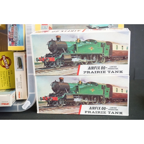 67 - Around 40 boxed & unbuilt OO / HO gauge plastic model kits to include 30 x Airfix, 6 x Heljan (all s... 