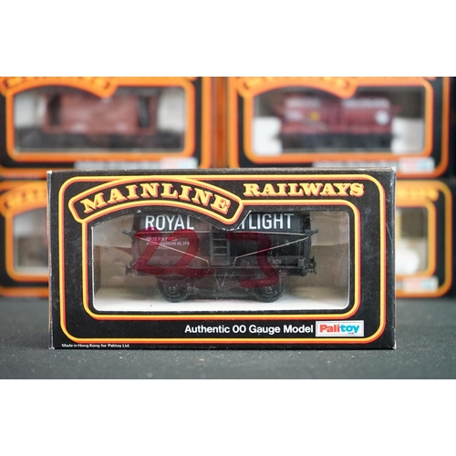 68 - 44 Boxed OO gauge items of rolling stock to include 11 x Airifx, 7 x Palitoy Mainline, 25 x Hornby /... 