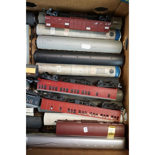 70 - Around 60 OO / HO gauge items of rolling stock to include Hornby Dublo, Triang, Hornby, Lima etc