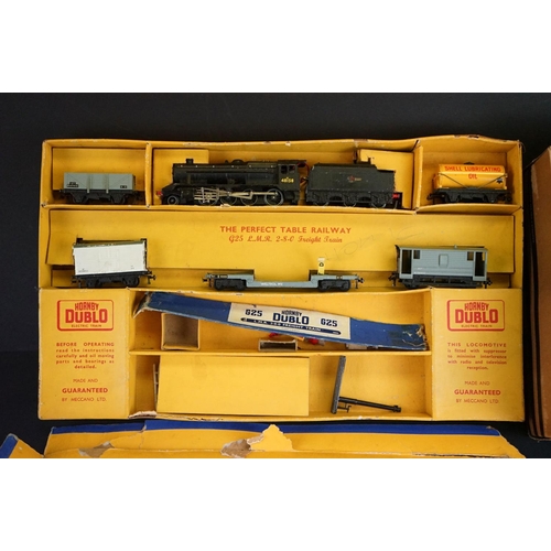 199 - Quantity of OO gauge & Hornby Dublo model railway to include Triang 4-6-2 TR2335 locomotive, 8 x ite... 