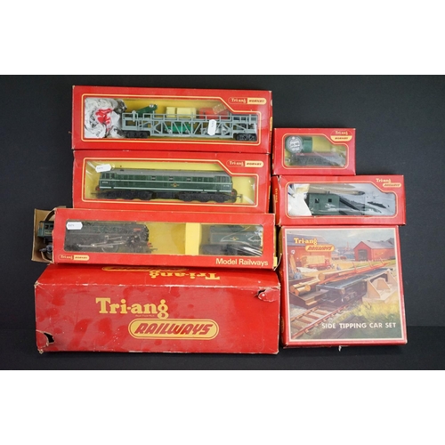 203 - Collection of boxed Triang / Hornby OO gauge model railway to include 2 x locomotives (R357 AIA-AIA ... 