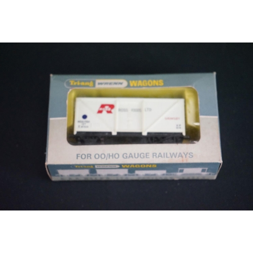 204 - 30 Boxed OO gauge items of rolling stock to include 18 x Hornby, 6 x Lima, 2 x Hornby Dublo, Airfix,... 