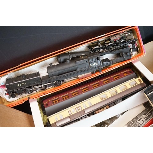 208 - Quantity of OO gauge model railway accessories to include kit built locos & rolling stock, spares, p... 