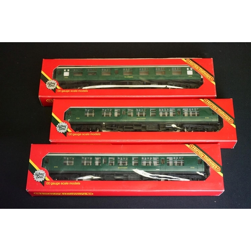 217 - 20 Boxed Triang / Hornby OO gauge items of rolling stock to include 4 x R933 SR Coach Composite, R11... 