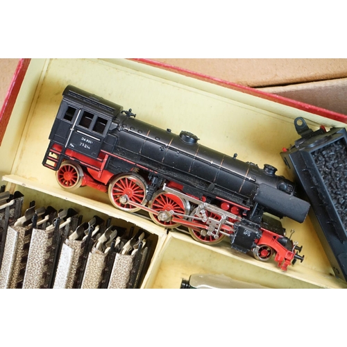 220 - Collection of Marklin HO gauge model railway to include 3 x locomotives (2-6-2 23014 with tender, CE... 