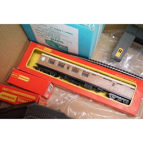 221 - Quantity of Hornby & Triang OO gauge model railway to include boxed R357 BR A-I-A Diesel Electric Lo... 