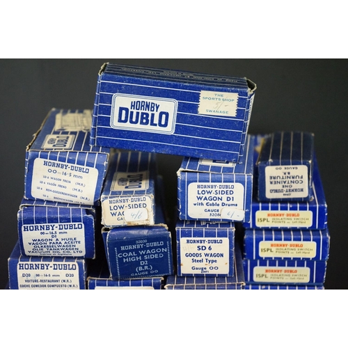 222 - Collection of boxed Hornby Dublo model railway to include 18 x boxed items of rolling stock, 15 x bo... 