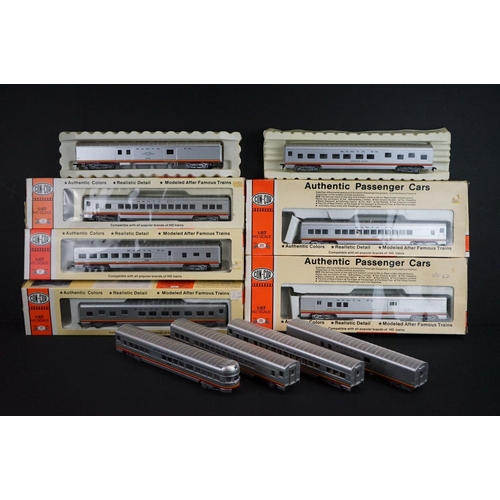 74 - Five boxed Concor HO gauge Santa Fe items of rolling stock plus 6 x unboxed Concor Santa Fe coaches