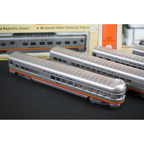 74 - Five boxed Concor HO gauge Santa Fe items of rolling stock plus 6 x unboxed Concor Santa Fe coaches