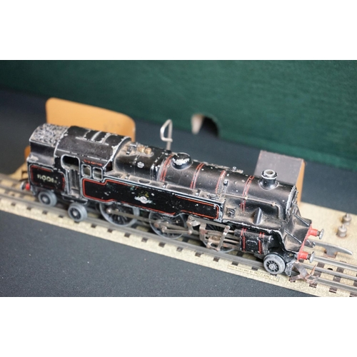 77 - Collection of Hornby Dublo 3 rail model railway to include locomotives, boxed TPO Mail Van Set, roll... 