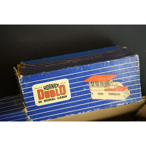 77 - Collection of Hornby Dublo 3 rail model railway to include locomotives, boxed TPO Mail Van Set, roll... 