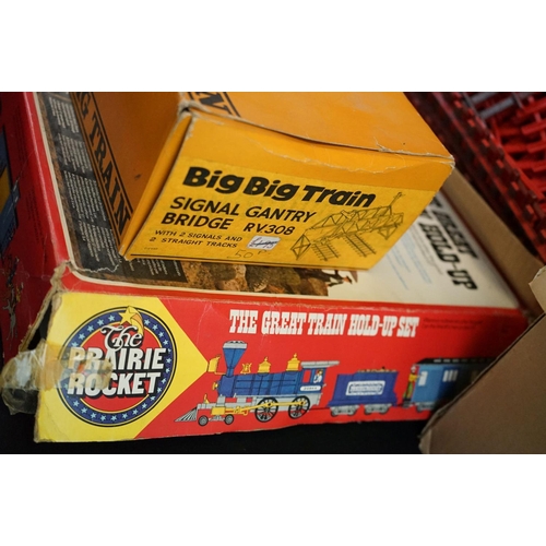 80 - Quantity of O scale plastic model railway to include boxed Faller PlayTrain Weekend Set, boxed Big B... 