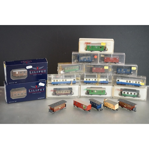 82 - Collection of 19 HO items of rolling stock to include Egger Bahn and Liliput by Bachmann