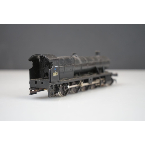 247 - Five OO gauge locomotives to include Hornby Dublo 0-6-0 Southern 1147, Lima Thunderer (loose part), ... 