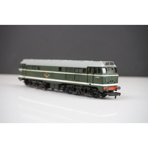 249 - Three boxed OO gauge locomotives to include Hornby R154 SR Loco Sir Dinadan and 2 x Lima and 2 unbox... 