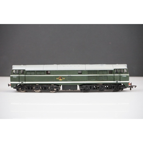 249 - Three boxed OO gauge locomotives to include Hornby R154 SR Loco Sir Dinadan and 2 x Lima and 2 unbox... 