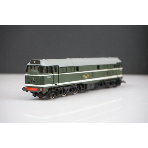 249 - Three boxed OO gauge locomotives to include Hornby R154 SR Loco Sir Dinadan and 2 x Lima and 2 unbox... 