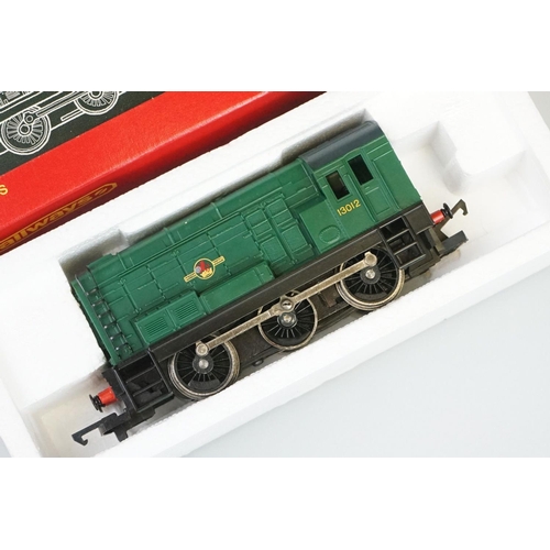 250 - Four boxed Hornby OO gauge locomotives to include R855 LNER Flying Scotsman, R068 BR Class 25 Diesel... 