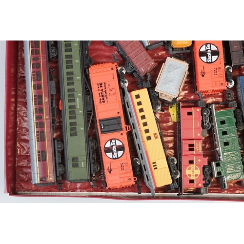 252 - Around 45 N gauge items of rolling stock to include Fleischmann, Trix, Peco etc