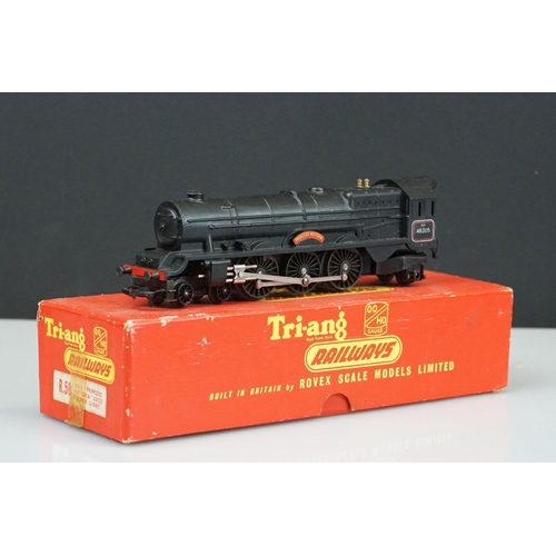 253 - Five boxed Triang OO gauge locomotives to include R153 0-6-0 Saddle Tank Loco electric, R152 0-6-0 D... 