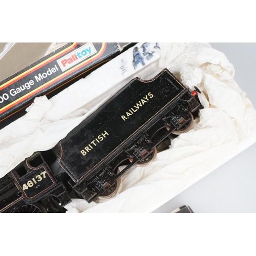 254 - Eight OO gauge locomotives with un-associated boxes to include Horny Dublo 2-8-0 with tender, Lima 0... 