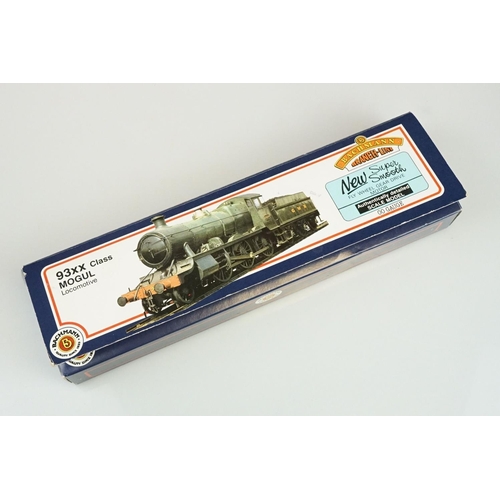 254 - Eight OO gauge locomotives with un-associated boxes to include Horny Dublo 2-8-0 with tender, Lima 0... 