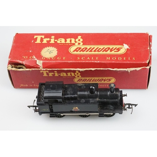 255 - Three boxed Triang / Hornby OO gauge locomotives to include R555 Diesel Pullman Motor Car Type 3 blu... 