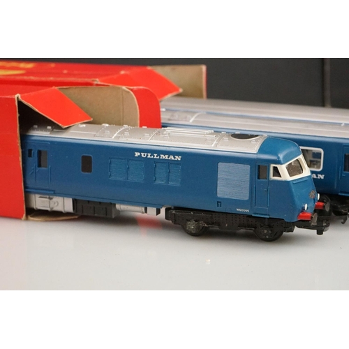 255 - Three boxed Triang / Hornby OO gauge locomotives to include R555 Diesel Pullman Motor Car Type 3 blu... 