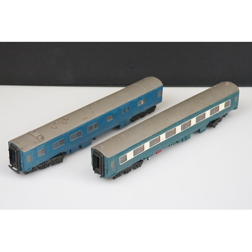 260 - Two Traing OO gauge DMU engines to include M79079 & S1057S plus 13 x coaches featuring Triang & Kitm... 