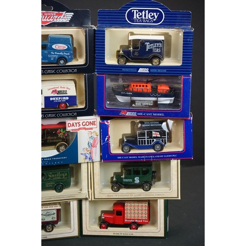 1113 - Around 20 boxed Lledo diecast models plus a collection of unboxed diecast models to include Matchbox... 