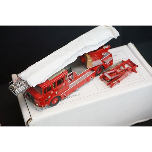 1124 - Four kit built fire engine models to include 3 x Fire Brigade Models and 1 x HartSmith Models, all b... 