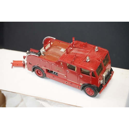 1124 - Four kit built fire engine models to include 3 x Fire Brigade Models and 1 x HartSmith Models, all b... 