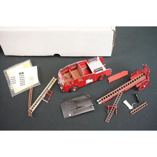 1124 - Four kit built fire engine models to include 3 x Fire Brigade Models and 1 x HartSmith Models, all b... 